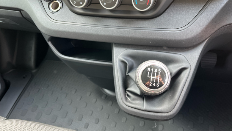 Renault Trafic Swb Diesel SL30 Blue dCi 130 Advance [Safety] Van